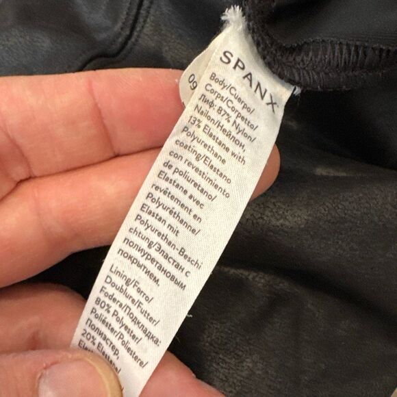 Spanx leggings size medium - Picture 3 of 4